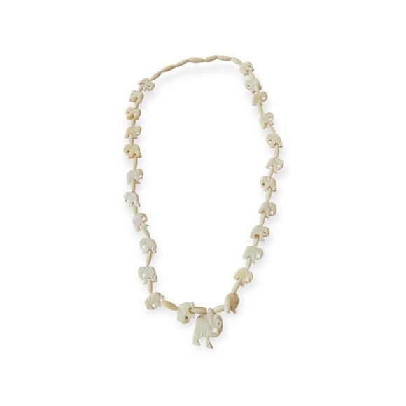 Vintage Carved Elephant Necklace from India, 70s - Picture 2 of 8